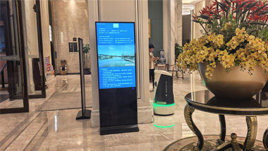 立式广告机酒店行业应用案例解决方案